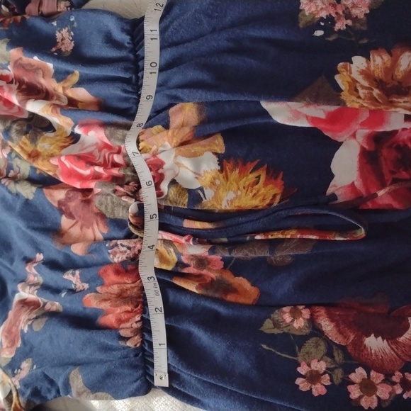Floral Dress Size Large Great condition - Picture 10 of 16